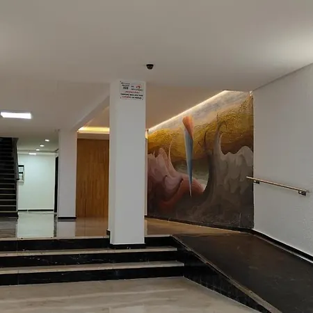 Lemon Center Торремолинос